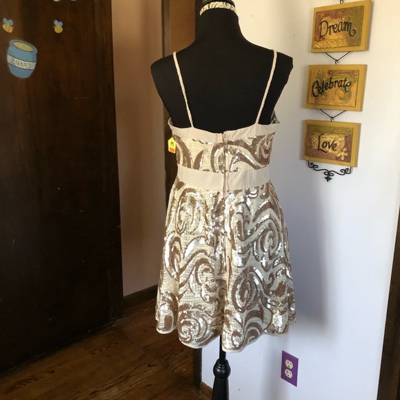 Cream & rose gold sequin dress - Picture 10 of 12